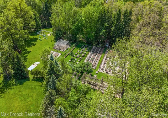 Homes for sale in Orchard Lake Village City Oakland, MI | 4785 Dow Ridge Rd, Orchard Lake Village City Oakland, MI 48324 | MLS# 20261036645