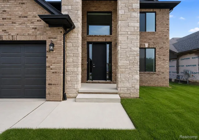 Photo 5 of Single family home for sale at 18901 Via Firenze Dr, Macomb, MI 48044 | MLS# 20261036647 | Listing updated on 2026-09-05