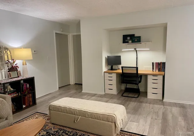 5th image of 18344 University Park Dr, Livonia, MI 48152 | MLS# 20261036651