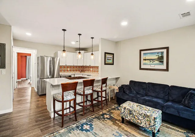 Listing Photo 1 - Condo for sale in building located at 851 Union St, MilfordVillage_Oakland, MI 48381 - Unit #40