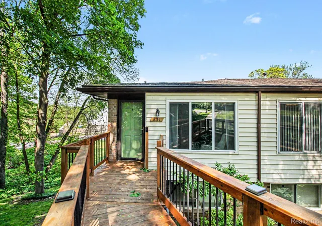Photo 1 of Sale Pending at 851 Union St #40, Milford Village Oakland, MI 48381 | MLS# 20261036661 | Listing updated on 2026-09-16