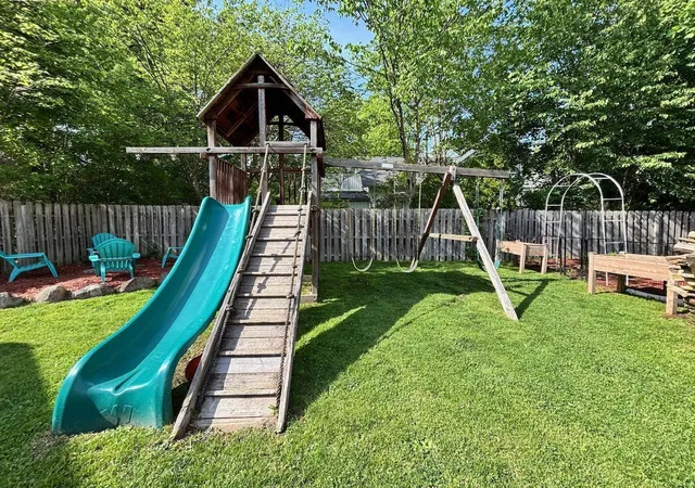 25th image of 404 Cedar St, Three Oaks, MI 49128 | MLS# 69026023604
