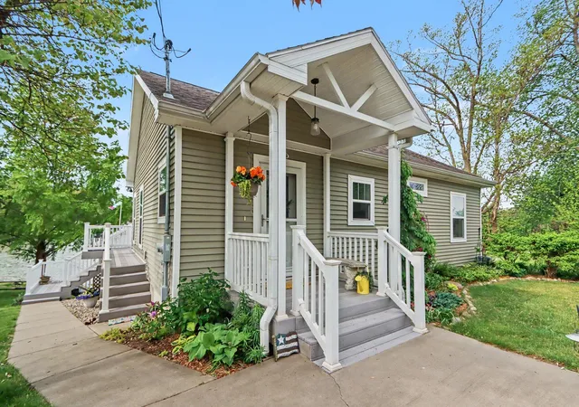 1st image of 51509 Summit St, Paw Paw, MI 49079 | MLS# 66026023615