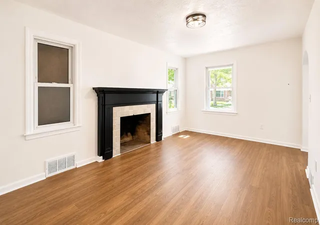 Photo 2 of Single family home for sale at 11552 Nottingham Rd, Detroit, MI 48224 | MLS# 20261036681 | Listing updated on 2026-08-21