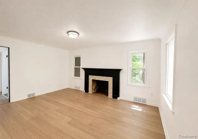Photo 3 of Single family home for sale at 11552 Nottingham Rd, Detroit, MI 48224 | MLS# 20261036681 | Listing updated on 2026-08-21