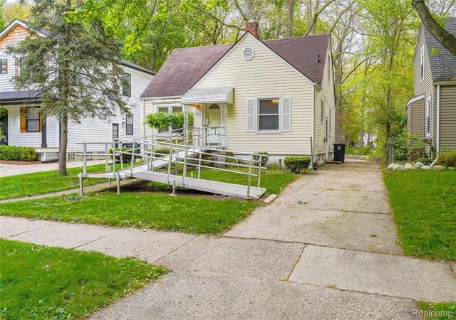 Photo 1 of Sale Pending at 1102 N Vermont Ave, Royal Oak, MI 48067 | MLS# 20261036693 | Listing updated on 2026-07-07