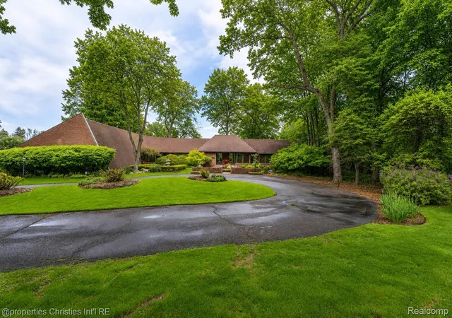 Homes for sale in Bloomfield Hills City Oakland, MI | 291 Barden Rd, Bloomfield Hills City Oakland, MI 48304 | MLS# 20261036738