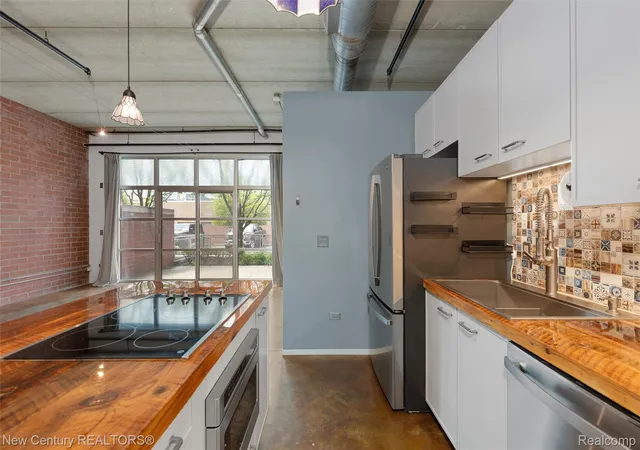 5th image of 322 E Harrison Ave #4, Royal Oak, MI 48067 | MLS# 20261036746