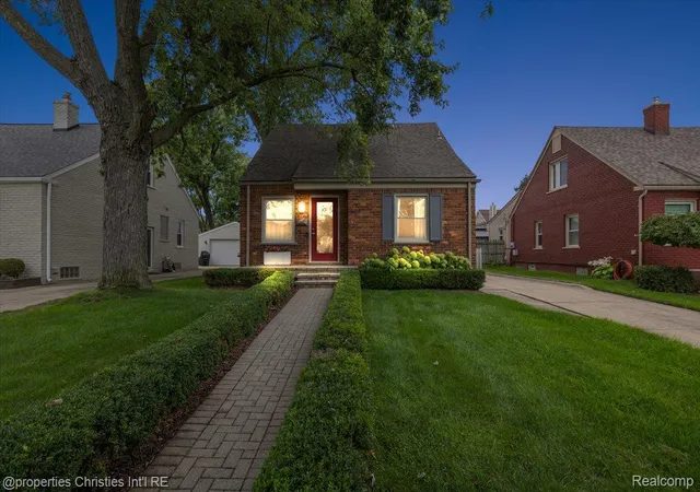 Photo 2 of Single family home for sale at 559 E Southlawn Blvd, Birmingham, MI 48009 | MLS# 20261036776 | Listing updated on 2026-07-06