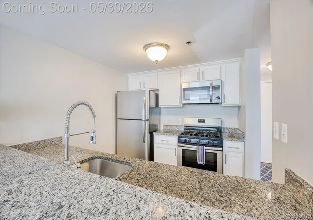 5th image of Great Lakes Tower, Detroit, MI 48207
