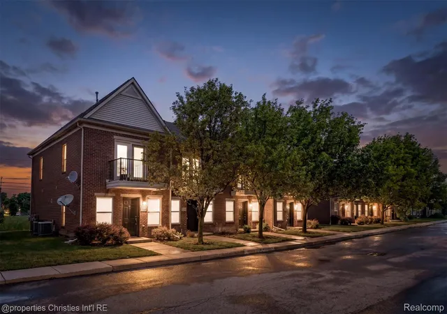 2nd image of 281 E Palmer St #7, Detroit, MI 48202 | MLS# 20261036801