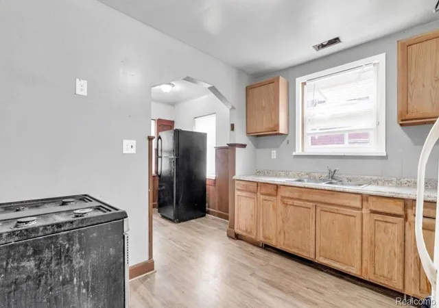 5th image of 11437 Kenmoor St, Detroit, MI 48205 | MLS# 20261036809