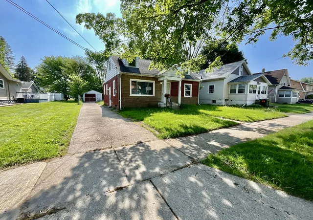 Homes for sale in Jackson, MI | 535 Orange St, Jackson, MI 49202 | MLS# 65026023695