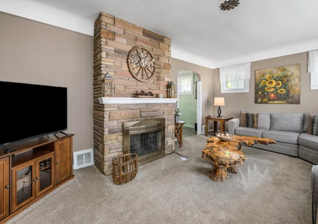 Photo 1 of Single family home for sale at 1023 Longfellow Ave, Royal Oak, MI 48067 | MLS# 81026023721 | Listing updated on 2026-10-06