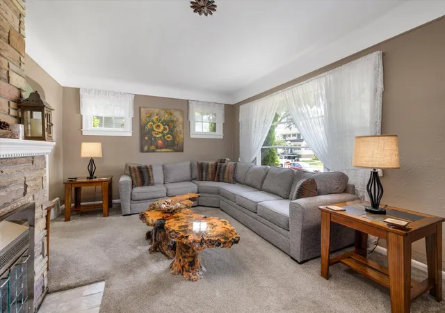 Photo 2 of Single family home for sale at 1023 Longfellow Ave, Royal Oak, MI 48067 | MLS# 81026023721 | Listing updated on 2026-10-06