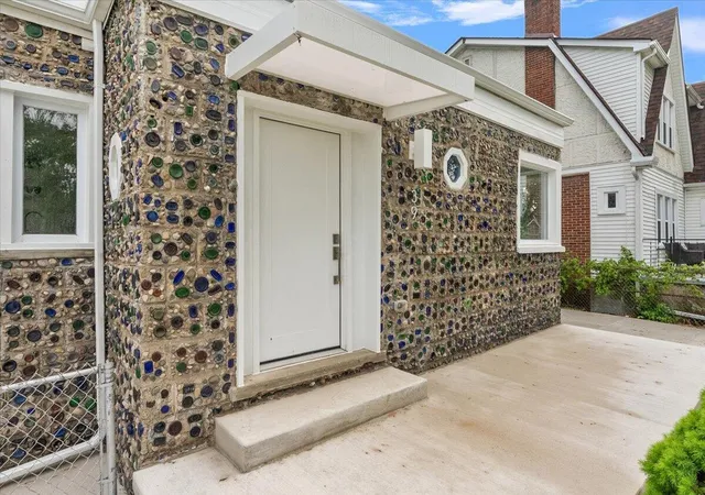 Photo 1 of Single family home for sale at 39 W Elza Ave, Hazel Park, MI 48030 | MLS# 81026023731 | Listing updated on 2026-09-03