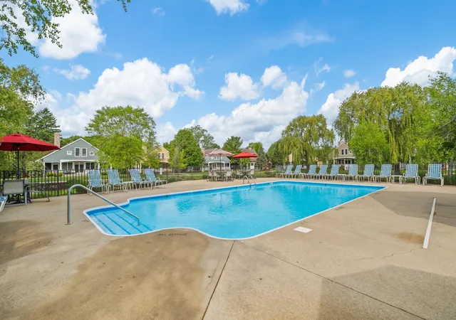 2nd image of 222 S Whittaker St #G, New Buffalo, MI 49117 | MLS# 69026023741