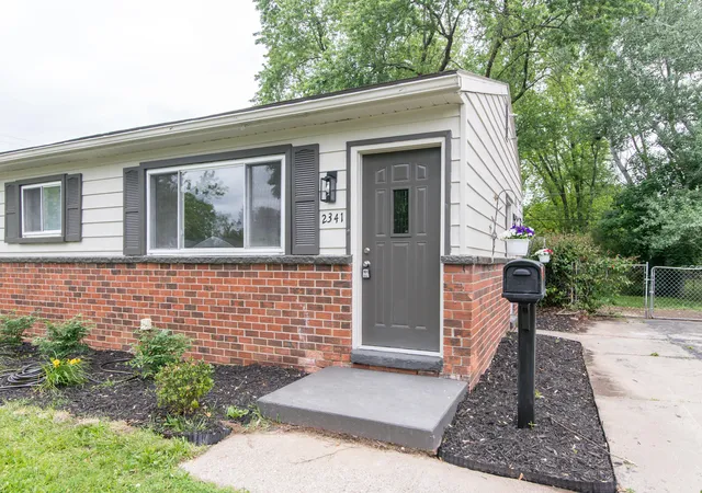 Photo 3 of Single family home for sale at 2341 Brooktree Ct, Ypsilanti, MI 48198 | MLS# 81026023746 | Listing updated on 2026-05-23