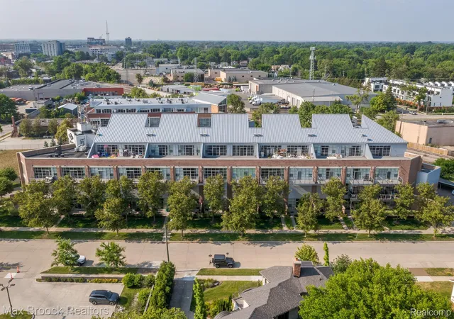 Photo 1 of Condo for sale at 333 E Parent Ave #41, Royal Oak, MI 48067 | MLS# 20261036986 | Listing updated on 2026-07-06