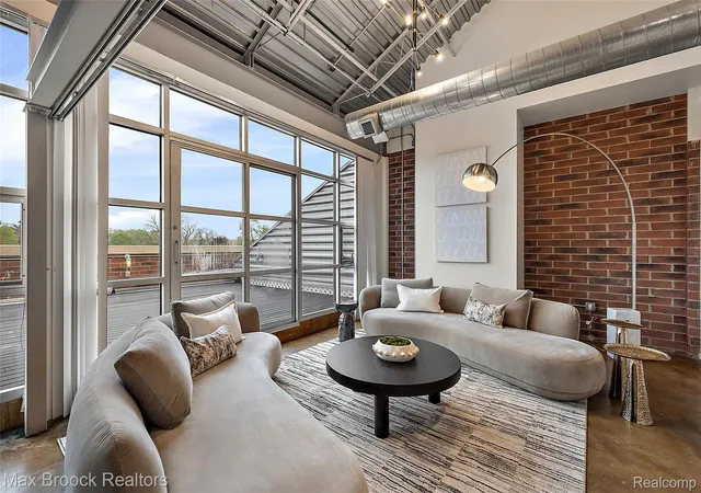 Photo 3 of Condo for sale at 333 E Parent Ave #41, Royal Oak, MI 48067 | MLS# 20261036986 | Listing updated on 2026-07-06