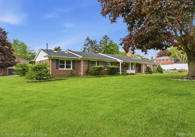 Photo 3 of Single family home for sale at 436 Broadleaf Dr, Rochester, MI 48306 | MLS# 20261037003 | Listing updated on 2026-07-22
