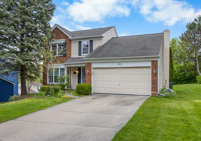 Photo 3 of Single family home for sale at 210 Whitney Dr, Rochester Hills, MI 48307 | MLS# 81026023843 | Listing updated on 2026-09-23
