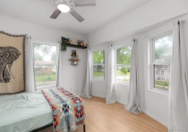 Photo 4 of Single family home for sale at 649 Lounsbury Ave, Pontiac, MI 48340 | MLS# 20261037022 | Listing updated on 2026-07-06