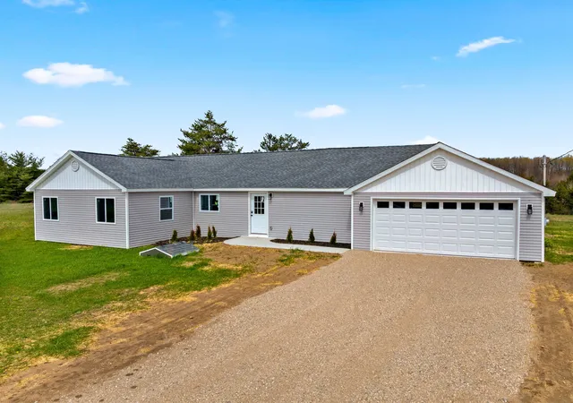 Photo 1 of Single family home for sale at 5568 S Us 131, Mancelona, MI 49659 | MLS# 78080068581 | Listing updated on 2026-06-29