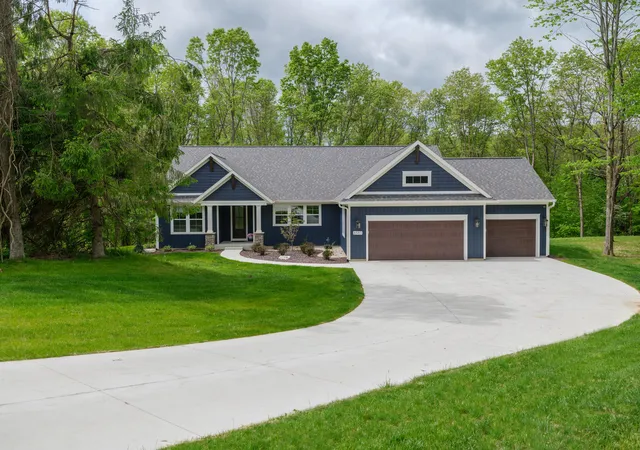 2nd image of 6583 W Hidden Lake Cir, Richland, MI 49083 | MLS# 66026023934