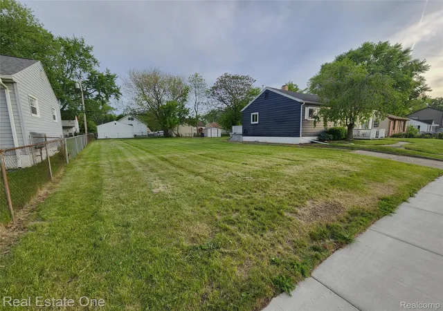 Photo 3 of Single family home for sale at 1574 E Woodruff Ave, Hazel Park, MI 48030 | MLS# 20261037205 | Listing updated on 2026-09-09