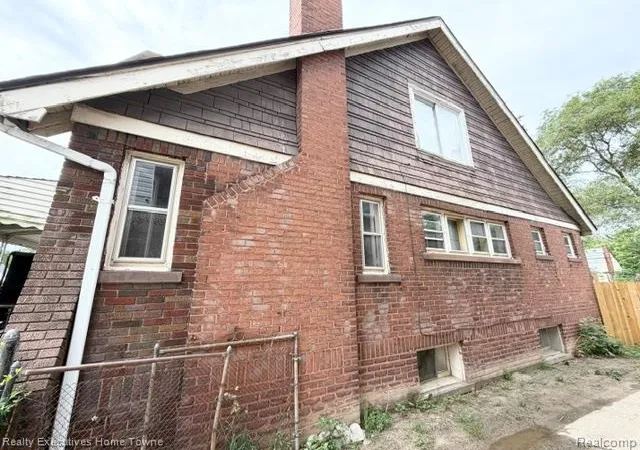 Photo 3 of Single family home for sale at 8259 Kentucky St, Detroit, MI 48204 | MLS# 20261037243 | Listing updated on 2026-07-06