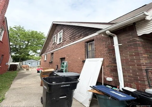 Photo 3 of Single family home for sale at 8259 Kentucky St, Detroit, MI 48204 | MLS# 20261037243 | Listing updated on 2026-07-06