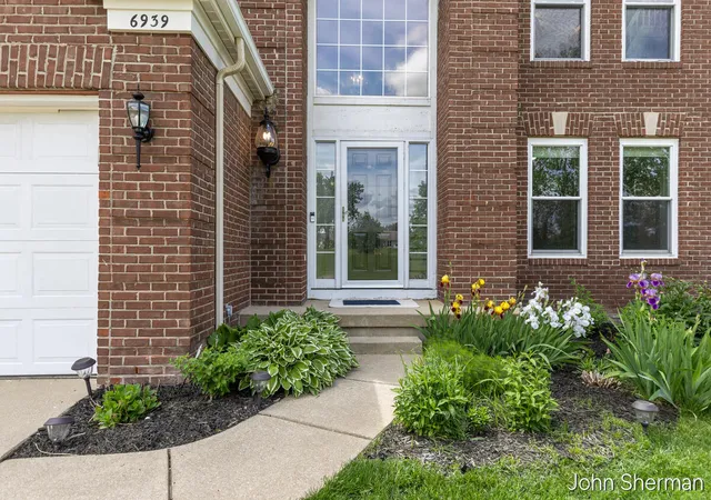Photo 3 of Single family home for sale at 6939 Dale Holw Dr Se, Caledonia, MI 49316 | MLS# 65026024062 | Listing updated on 2026-07-29
