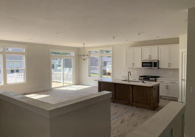 3rd image of 3781 Windsor Ridge Dr NE, Rockford, MI 49341