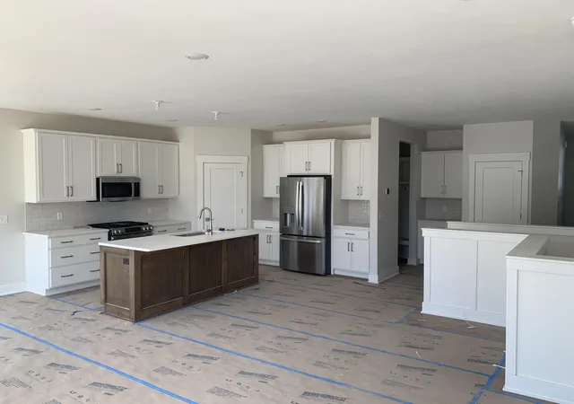 5th image of 3781 Windsor Ridge Dr NE, Rockford, MI 49341