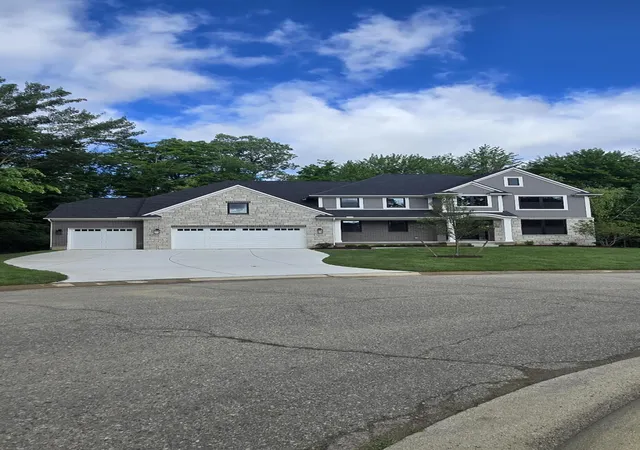 Photo 1 of Single family home for sale at 5850 Windrift Ct, West Bloomfield, MI 48324 | MLS# 81026024100 | Listing updated on 2026-07-20