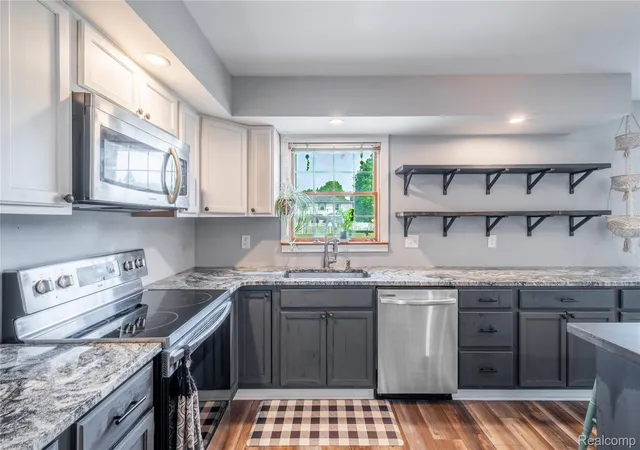 Photo 4 of Single family home for sale at 9359 Lochmoor Dr, Davison, MI 48423 | MLS# 20261037320 | Listing updated on 2026-09-18