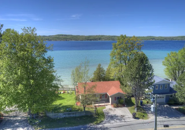 Photo 3 of Single family home for sale at 488 S Stony Point Rd, Suttons Bay, MI 49682 | MLS# 78080068618 | Listing updated on 2026-07-03