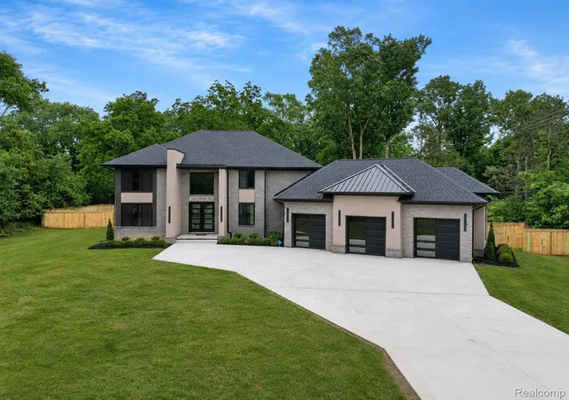 Photo 1 of Single family home for sale at 31130 Lahser, Beverly Hills, MI 48025 | MLS# 20261037344 | Listing updated on 2026-08-02