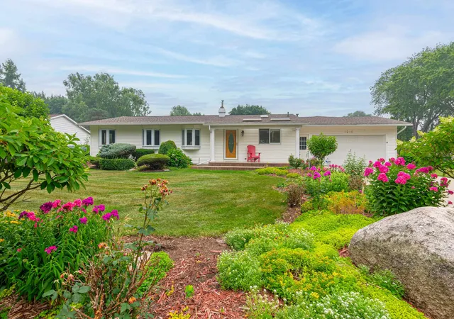 1st image of 1210 Glenwood Dr, Mount Pleasant, MI 48858 | MLS# 79080068627