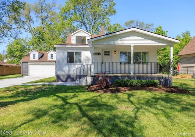 Photo 1 of Sale Pending at 3200 Hessel Ave, Rochester Hills, MI 48307 | MLS# 20261037355 | Listing updated on 2026-08-28