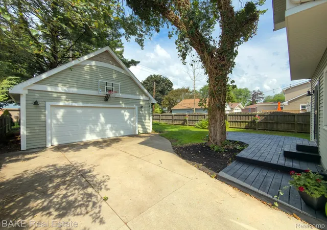 4th image of 315 N Evergreen St, Plymouth, MI 48170 | MLS# 20261037369