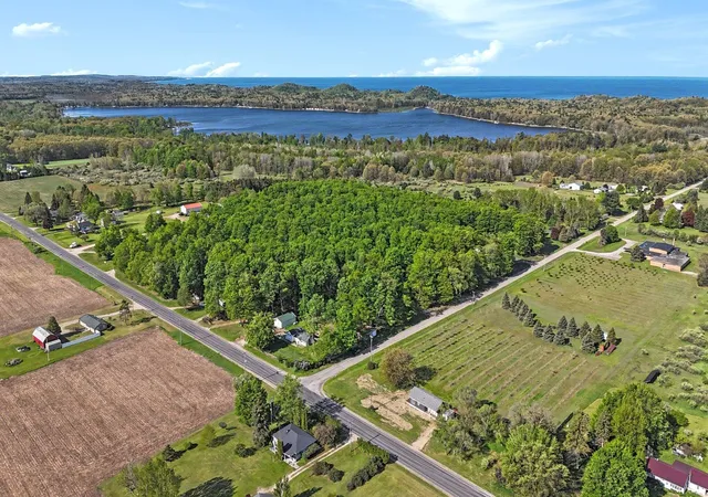 Photo 2 of Single family home for sale at 6193 S Pere Marquette Hwy, Pentwater, MI 49449 | MLS# 67026024205 | Listing updated on 2026-09-10