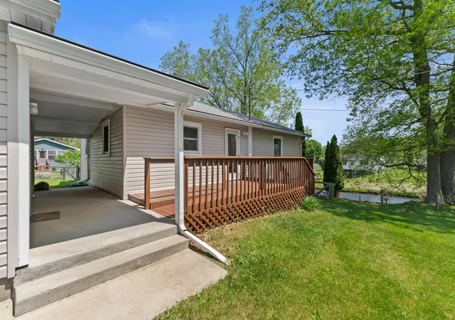 Photo 2 of Single family home for sale at 4330 Dawn Dr, Hillsdale, MI 49242 | MLS# 53026024218 | Listing updated on 2026-07-10