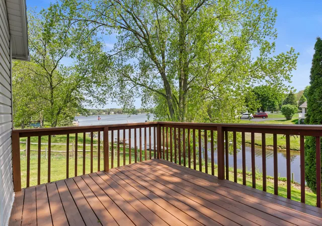 Photo 4 of Single family home for sale at 4330 Dawn Dr, Hillsdale, MI 49242 | MLS# 53026024218 | Listing updated on 2026-07-10