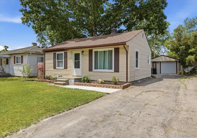 2nd image of 22771 Purdue Ave, Farmington Hills, MI 48336 | MLS# 20261037431