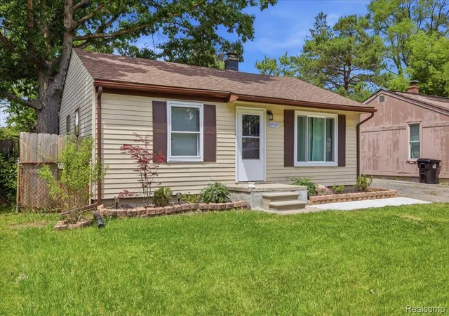 3rd image of 22771 Purdue Ave, Farmington Hills, MI 48336 | MLS# 20261037431