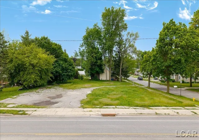 Homes for sale in Adrian, MI | 319 W Beecher St, Adrian, MI 49221 | MLS# 56050208601