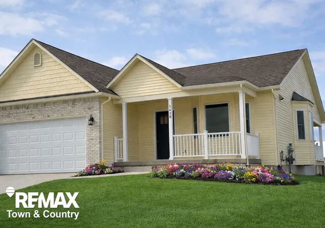 1st image of 1430 Mallard Cir, Owosso, MI 48867 | MLS# 5050208609