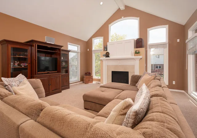 2nd image of 3801 Fawn Dr, Rochester, MI 48306 | MLS# 81026024259